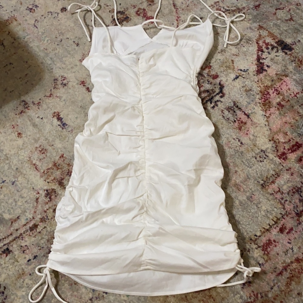 White Fox Ruched white dress small - Picture 10 of 10